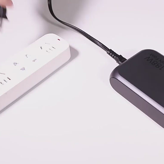 140W UFCS Fusion Fast Charger PD3.1 188W GaN Desktop Charger showing product usage